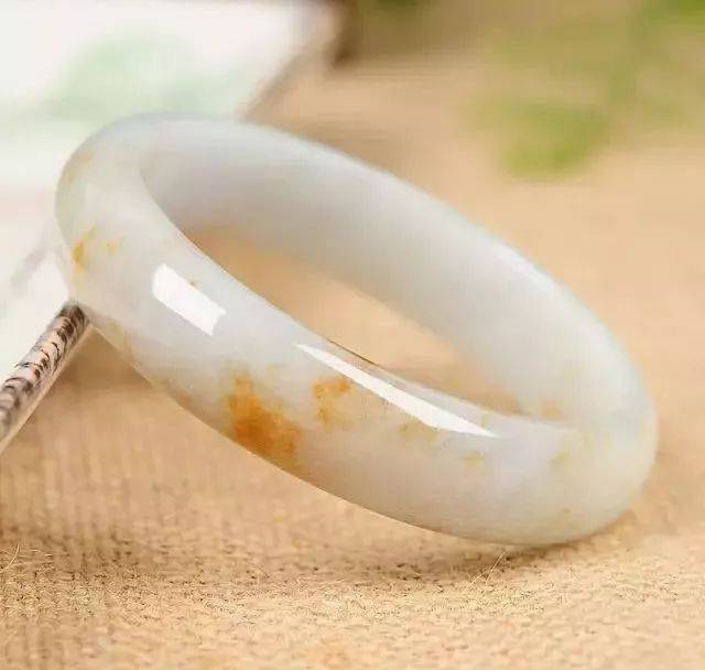 有些“瑕疵”不仅不会使翡翠掉价，甚至还能使其增值！  第3张