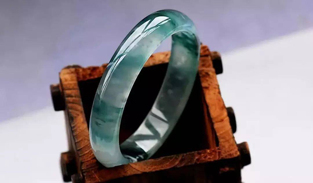 有些“瑕疵”不仅不会使翡翠掉价，甚至还能使其增值！  第7张