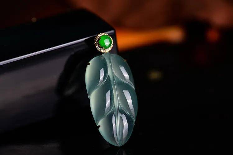 为什么种水好的翡翠总感觉没啥颜色？  第7张