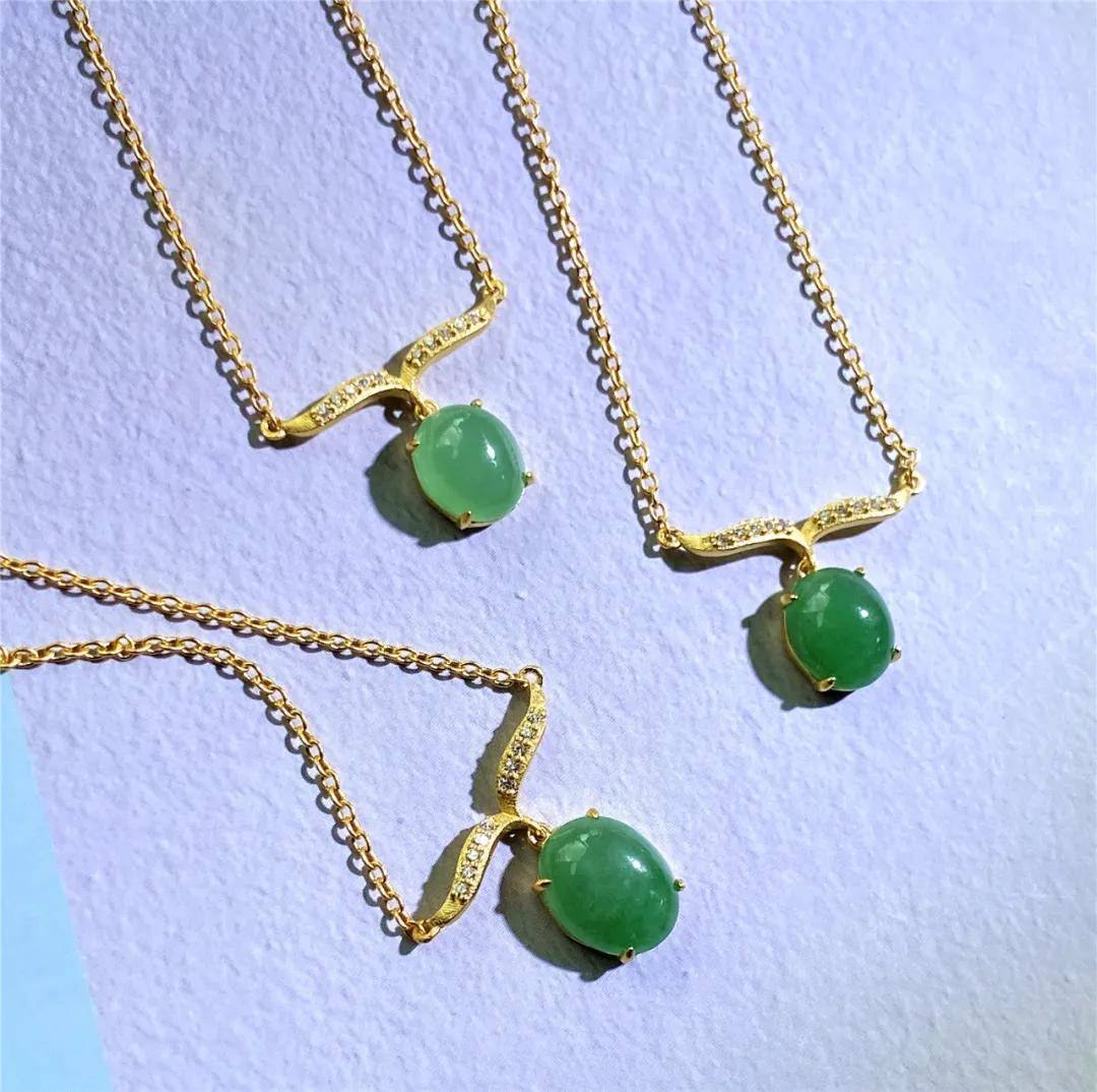 翡翠金镶好还是银镶好？  第2张