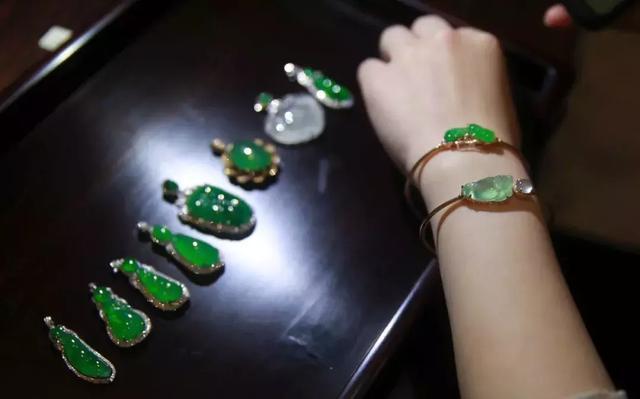 为什么总是别人能够买到价格公道的翡翠？  第2张