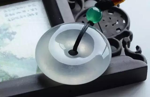 为什么90%的人把翡翠一戴就是一辈子？  第14张