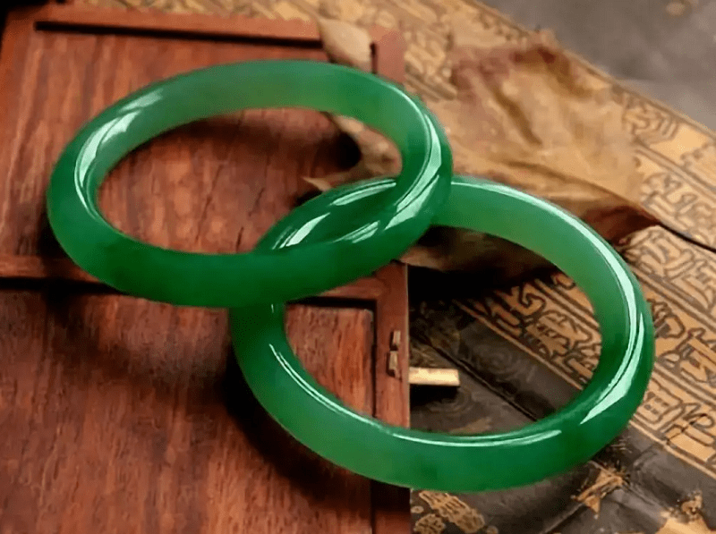 选玉石选的头疼？其实它的材质就2种  第3张