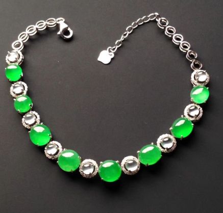 翡翠玉石的灵性如何培养？翡翠应该如何清洗？  第2张