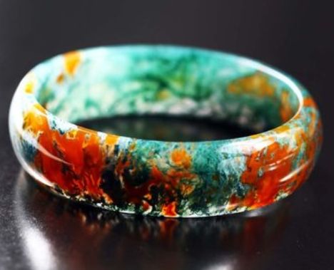 翡翠手镯都有什么颜色？哪种颜色更好？  第2张