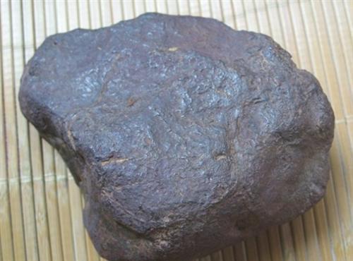 怎样知道一块“石头”是不是陨石？  第4张