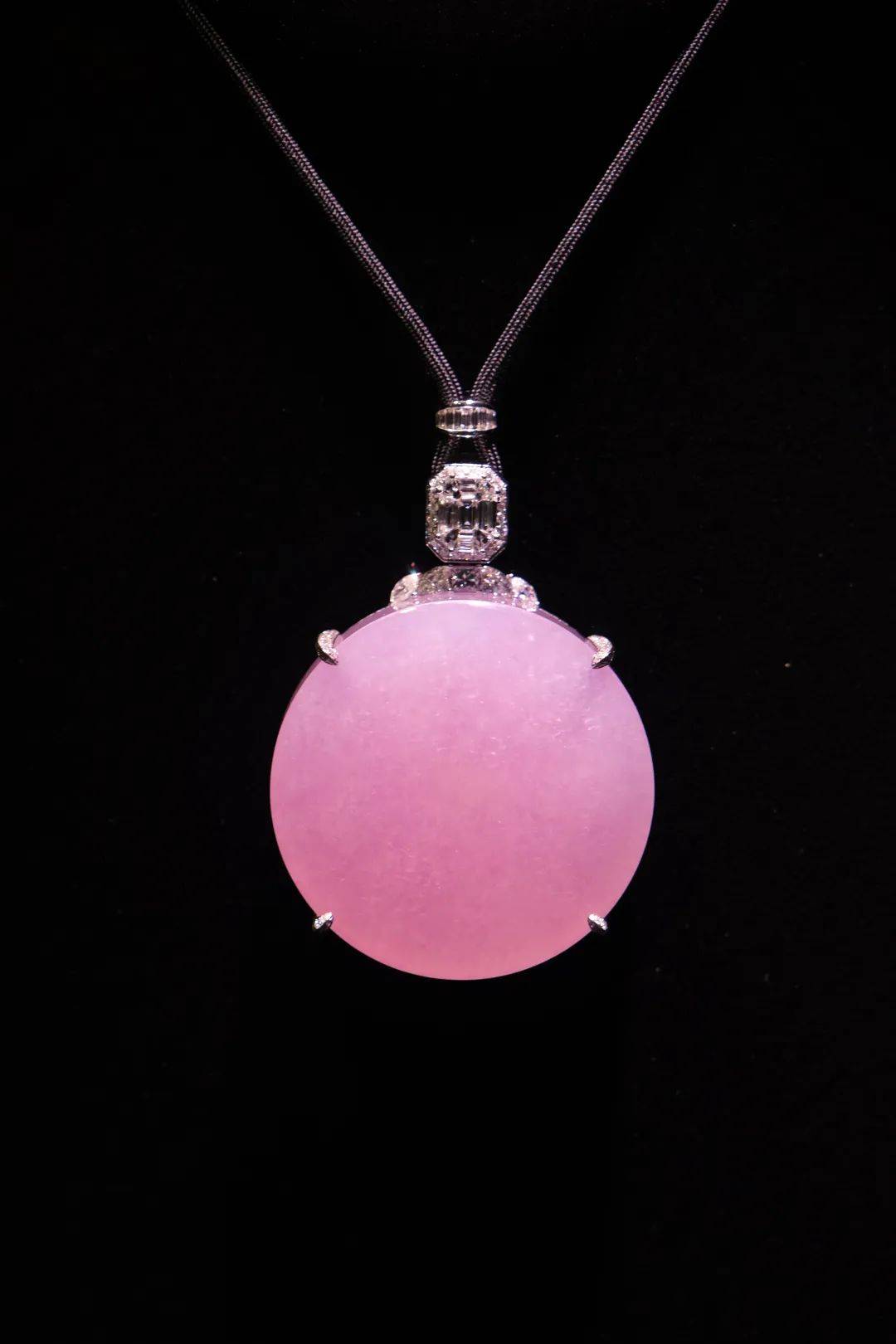 翡翠盛宴！带您走进2022昆明国际石博览会，目之所及皆是美艳  第2张