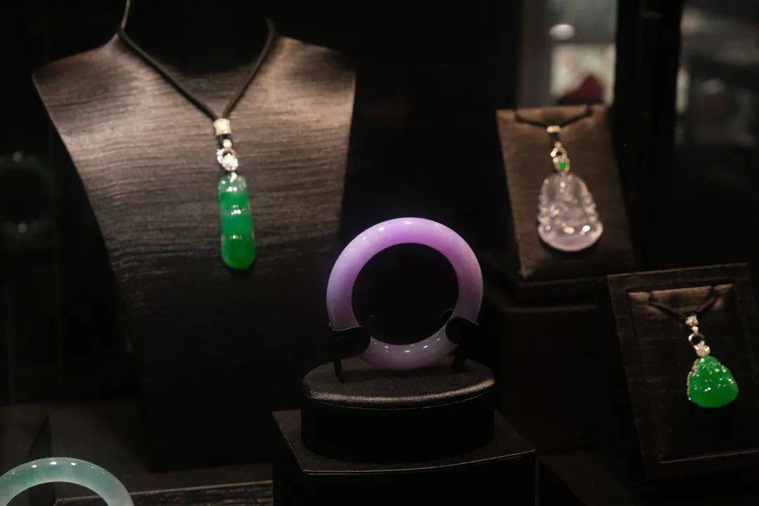 翡翠盛宴！带您走进2022昆明国际石博览会，目之所及皆是美艳  第4张