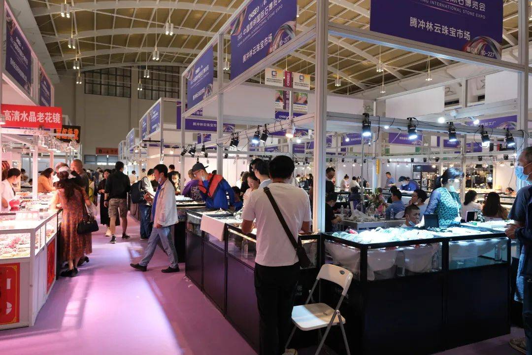 翡翠盛宴！带您走进2022昆明国际石博览会，目之所及皆是美艳  第15张