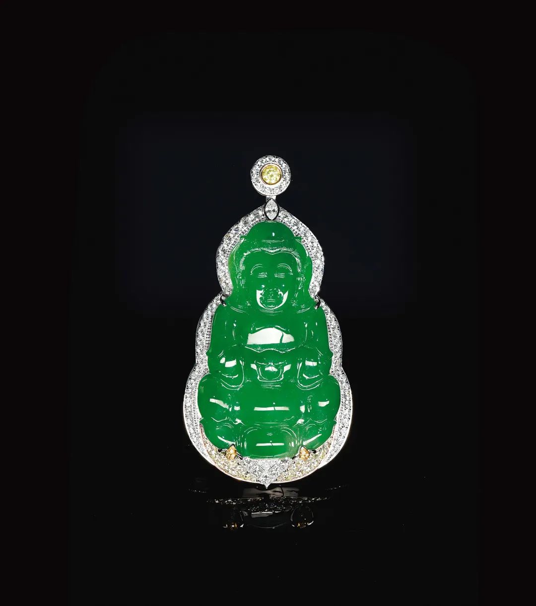 香港拍场屡屡成交千万级翡翠，“翡翠皇后”的这个投资建议很重要  第2张