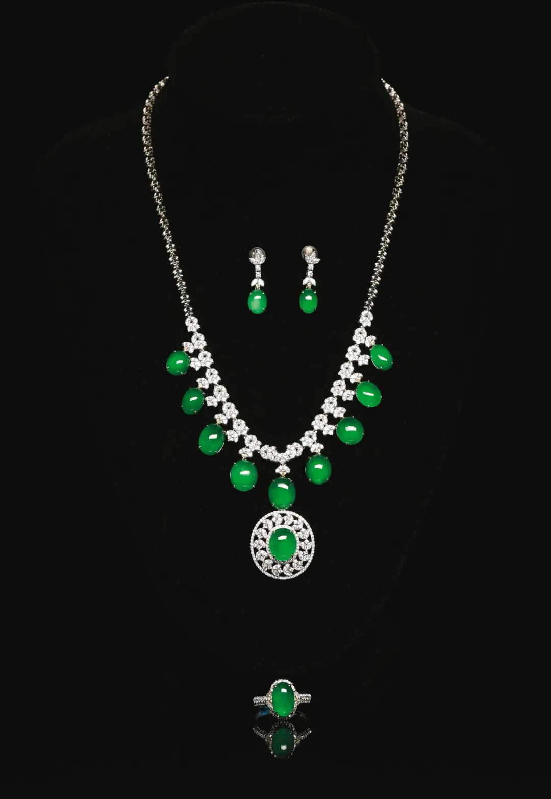 香港拍场屡屡成交千万级翡翠，“翡翠皇后”的这个投资建议很重要  第4张