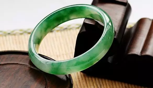 不懂翡翠的这个知识？你买再贵的翡翠也没用！  第10张