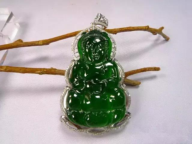 翡翠镶嵌封底有玄机，你选择封还是不封？  第4张