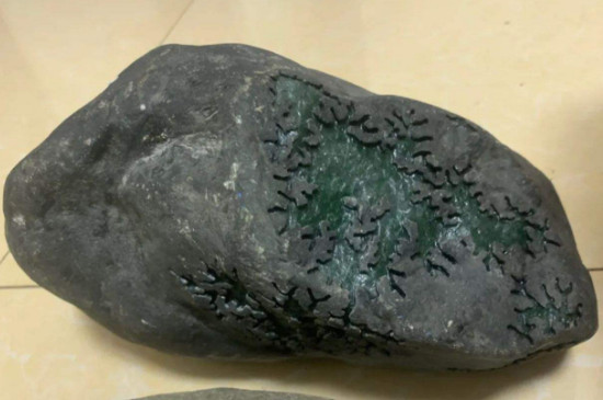 河里怎么找翡翠原石  第2张