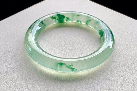 怎么鉴定翡翠的真假  第2张