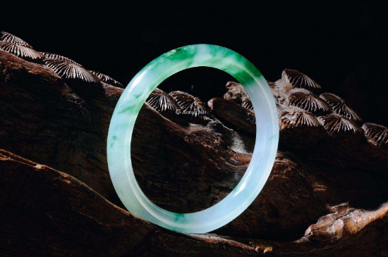 翡翠会越戴越透吗  第2张