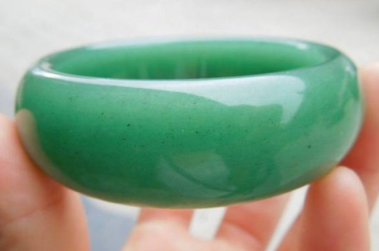 东陵玉是什么玉戴有啥好处