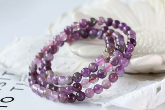 极光水晶手链的功效和作用  第2张