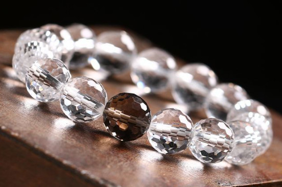 白水晶的寓意及功效，寓意母爱和美满  第4张