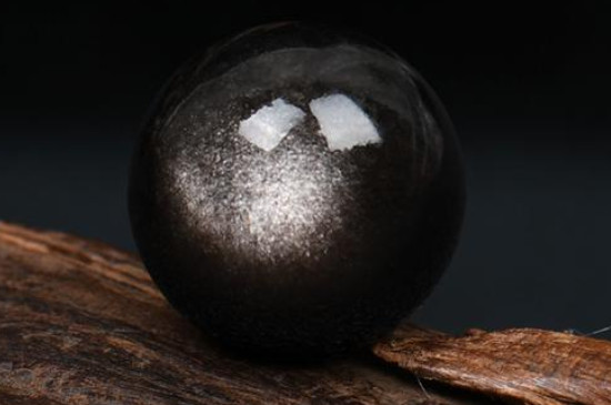 银曜石戴在哪个手上  第2张