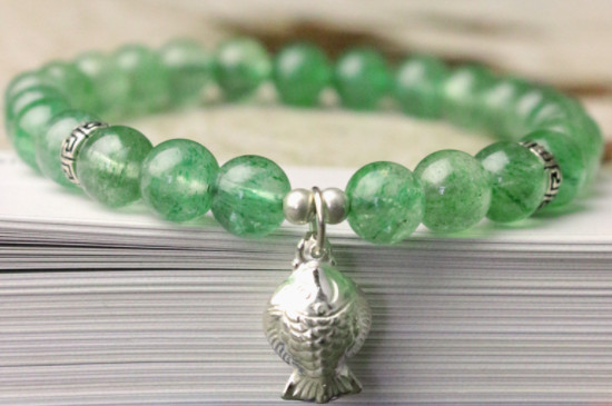 绿色草莓晶手链寓意  第3张