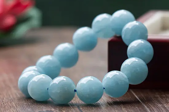 海蓝宝是不是几乎都是注胶的  第3张