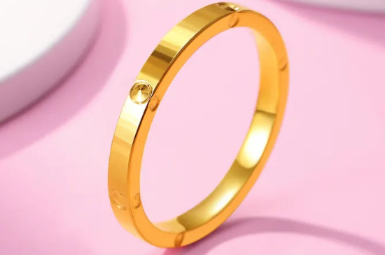 18K金戒指可以戴着洗澡吗  第3张