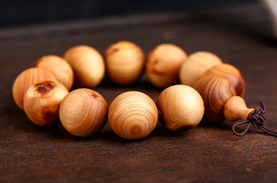 柏木手串的功效与作用  第3张