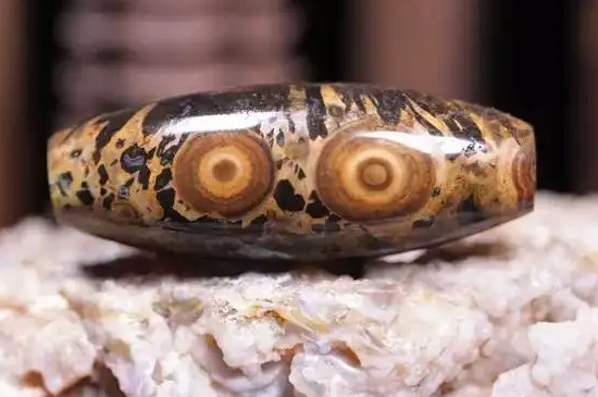 天珠应该买透的还是不透的  第2张