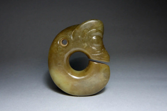 红山玉器打磨痕迹特点  第2张