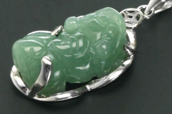 女士左手戴貔貅头朝里还是外  第4张