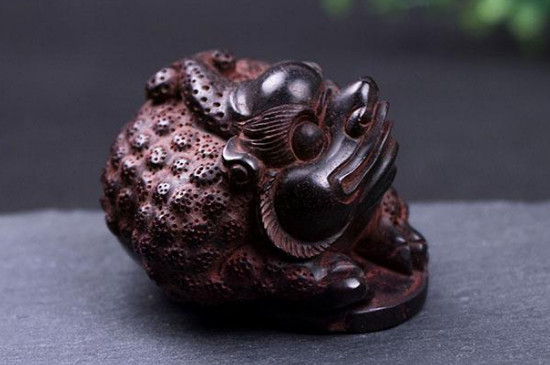 佩戴金蟾的寓意和象征  第5张