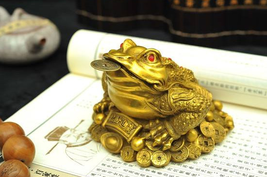 佩戴金蟾的寓意和象征  第6张