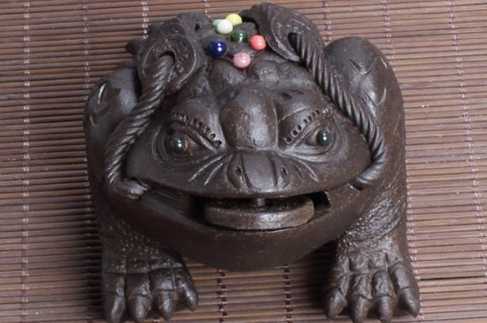 三足金蟾最忌讳什么  第3张