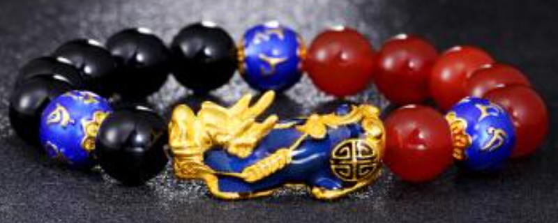 手上貔貅头朝左朝右的寓意  第1张