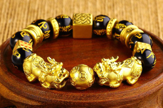 手上戴两个貔貅有什么说法  第2张