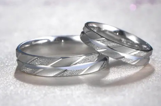 卡地亚是什么材质的  第3张