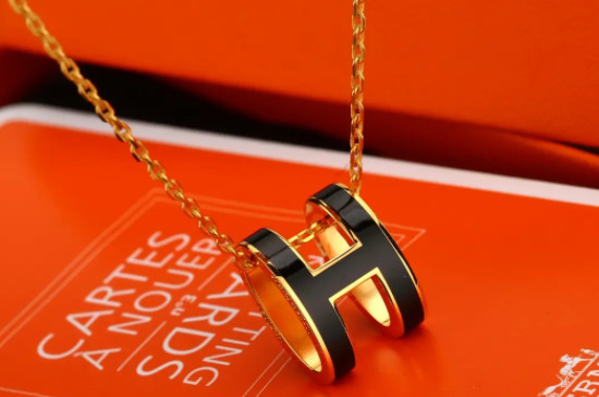 h字母的项链是什么牌子  第3张