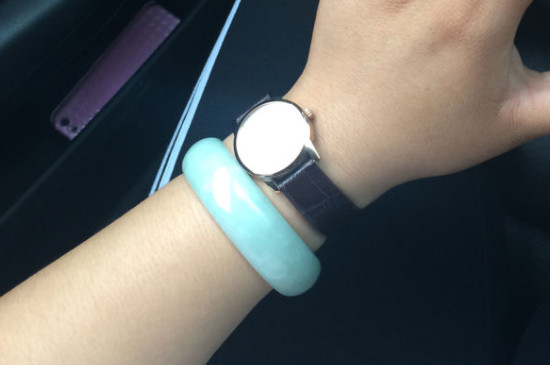 一只手表一只玉镯怎么戴  第3张