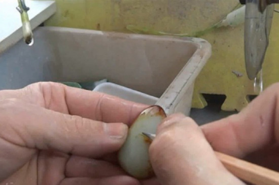 和田玉原石鉴定方法  第3张