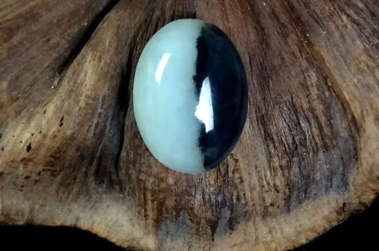 和田玉青花籽料为什么便宜  第2张