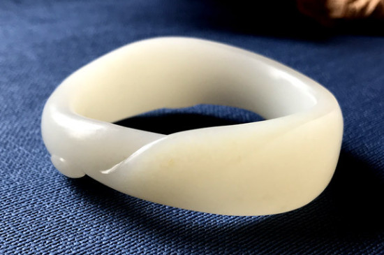 和田玉山料和籽料的区别是什么  第2张