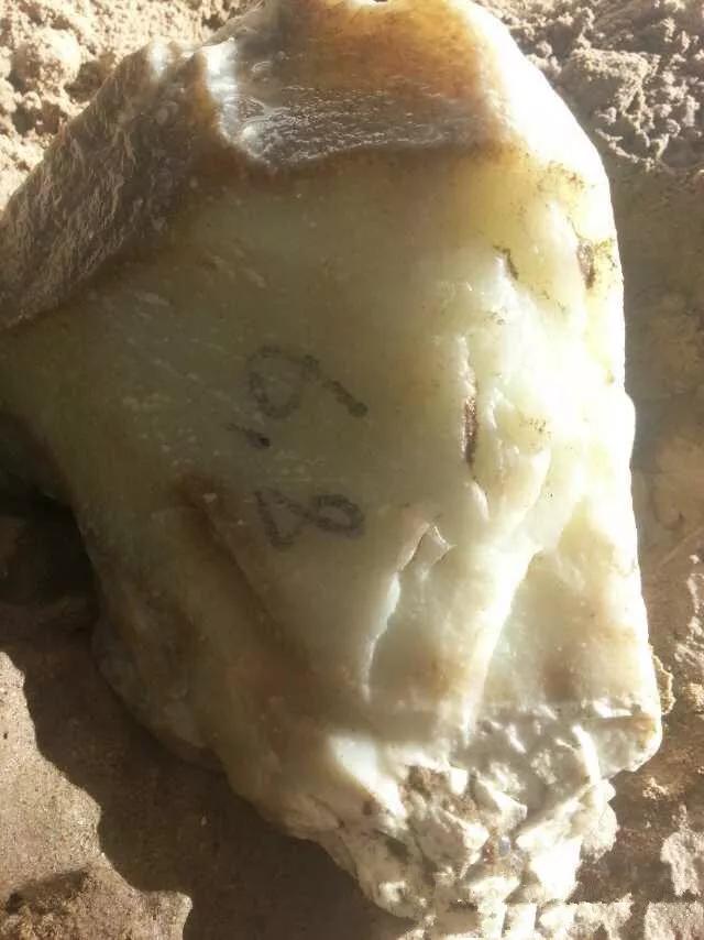 和田玉中的山料传奇：野牛沟料  第3张