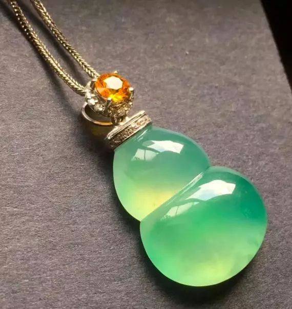 翡翠挂绳搭配全攻略  第2张