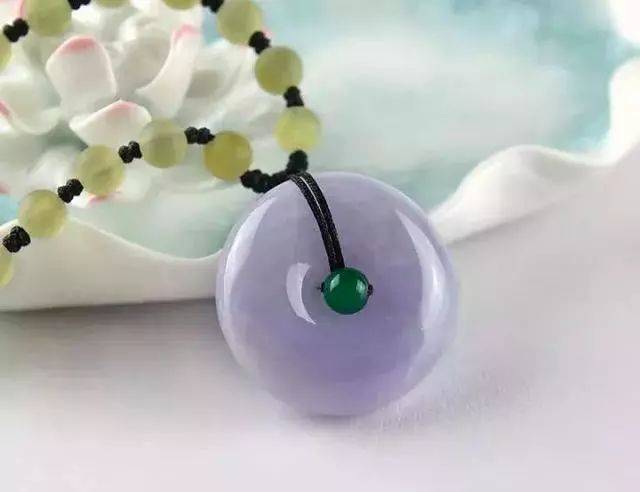 翡翠挂绳搭配全攻略  第6张