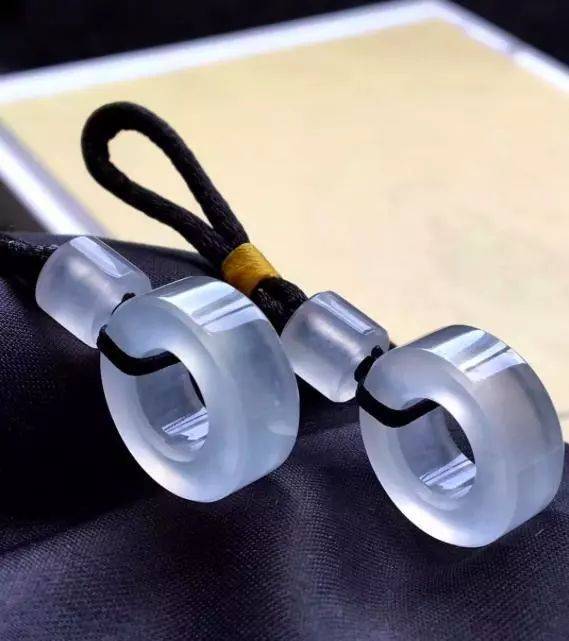 翡翠挂绳搭配全攻略  第3张