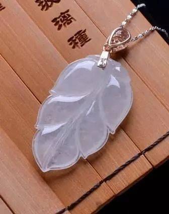 翡翠挂绳搭配全攻略  第13张