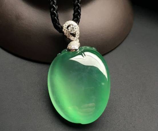 为何现在翡翠在珠宝里面越来越前端!  第4张