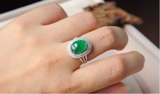 不封底翡翠比封底翡翠好？  第5张