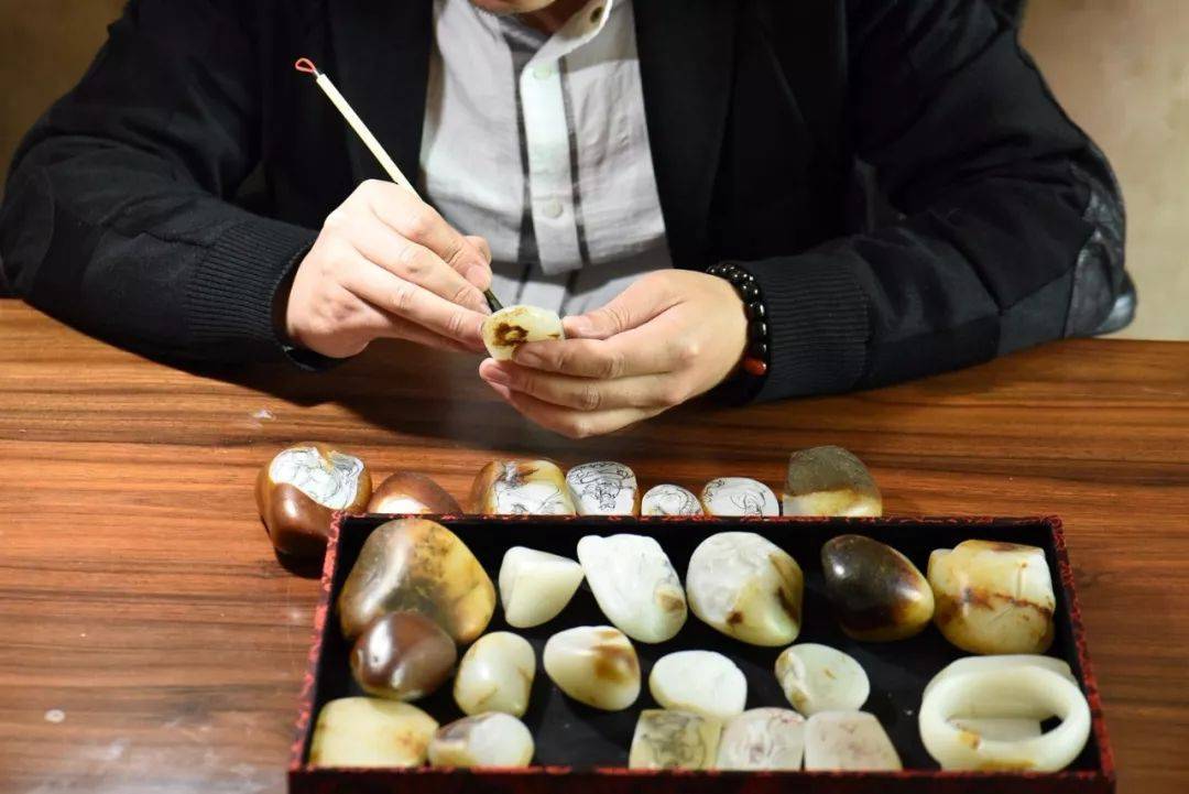 一块和田玉经历了什么吗？ 才能到了你的手上！  第18张